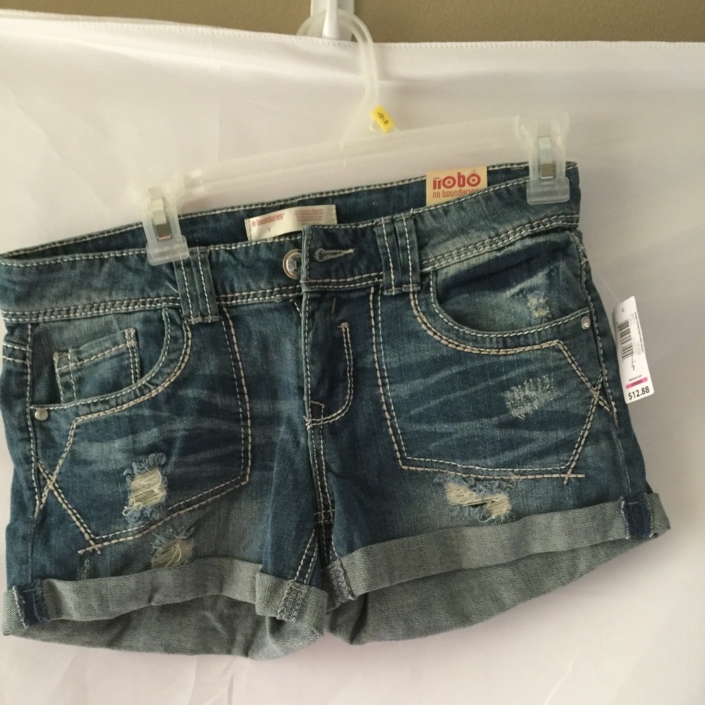 no boundaries size 7 in women new